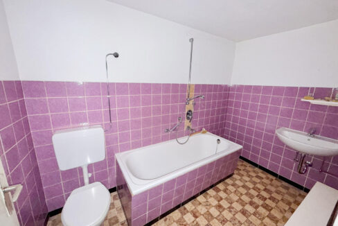 Haus Nr. 4 EG Wannenbad