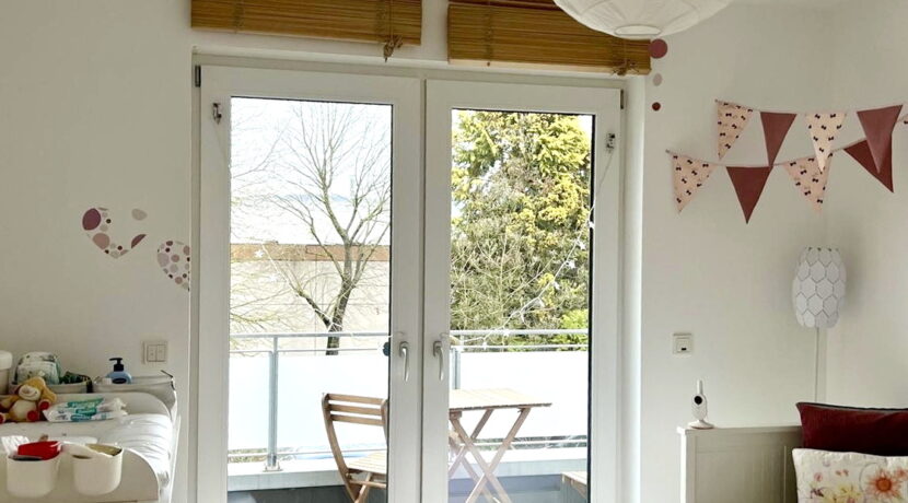 Schlafzimmer mit Balkon