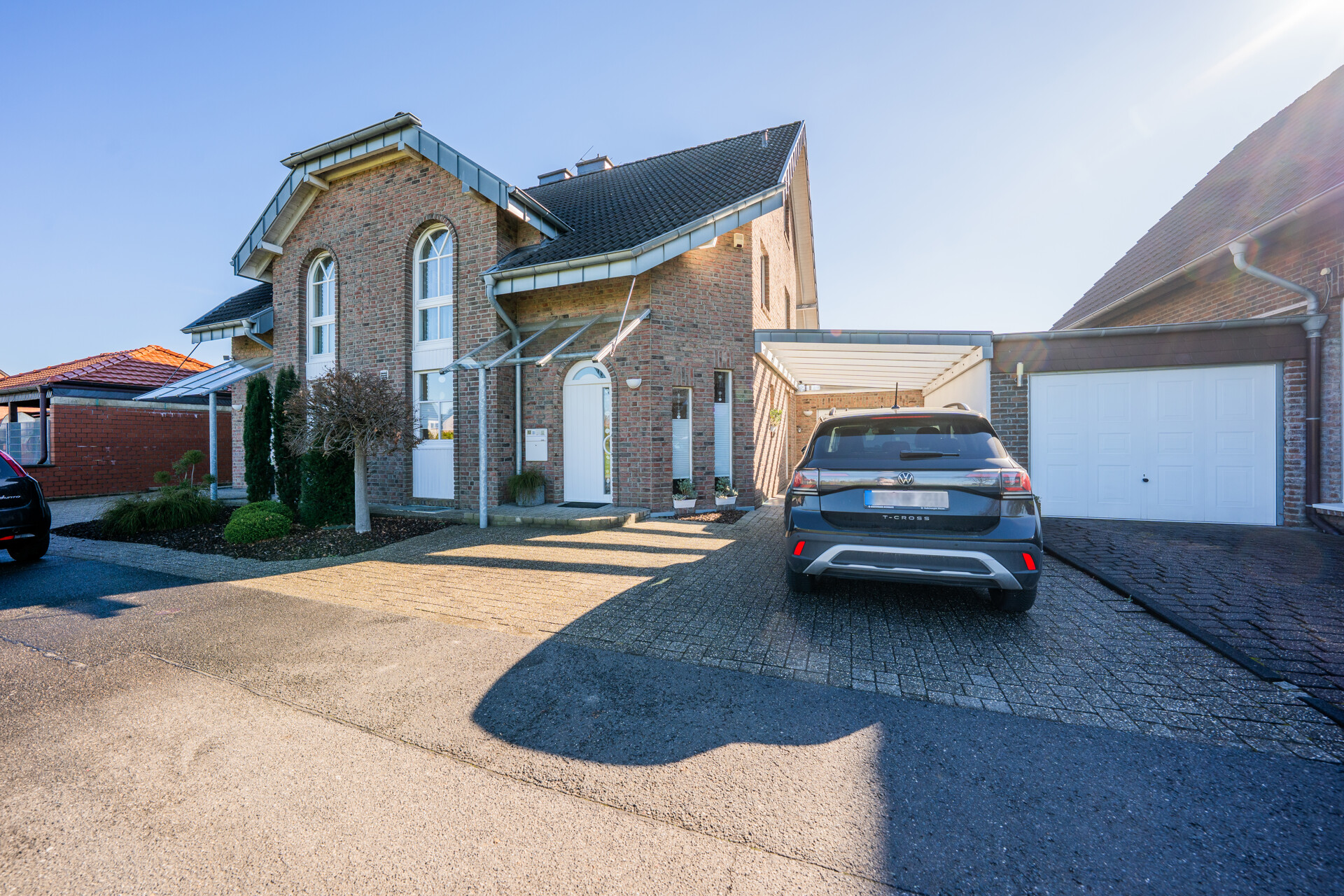 Familientraum auf 126 m² – ausgebautes Dachgeschoss, Außenpool, Sauna & ca. 100 m² Nebengebäude