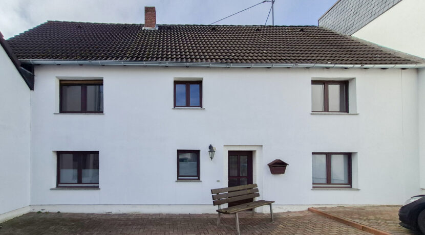 Vorderansicht Zugang Wohnung 2