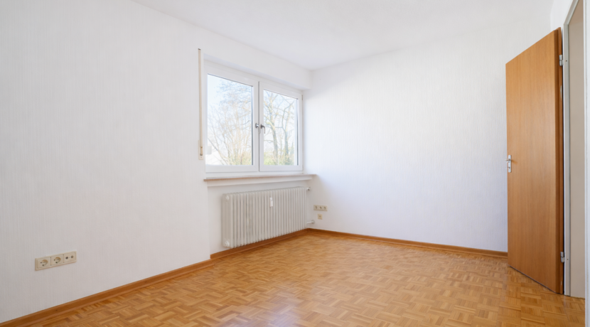 Das erste Schlafzimmer (Foto 1)