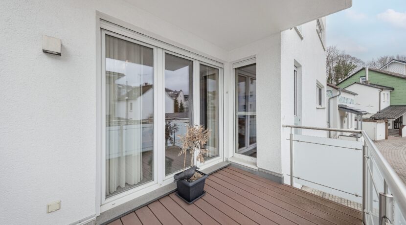 großer Balkon