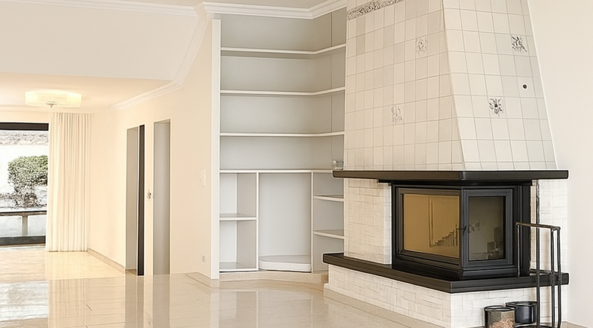 Wohnzimmer mit Kamin KI bearbeitet