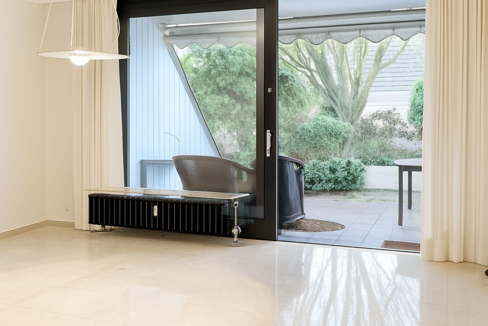 Arbeitszimmer Hochparterre KI bearbeitet