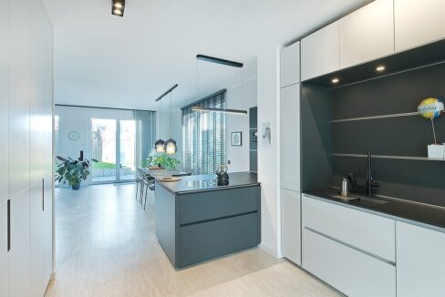 Blick zum Wohn- und Essbereich