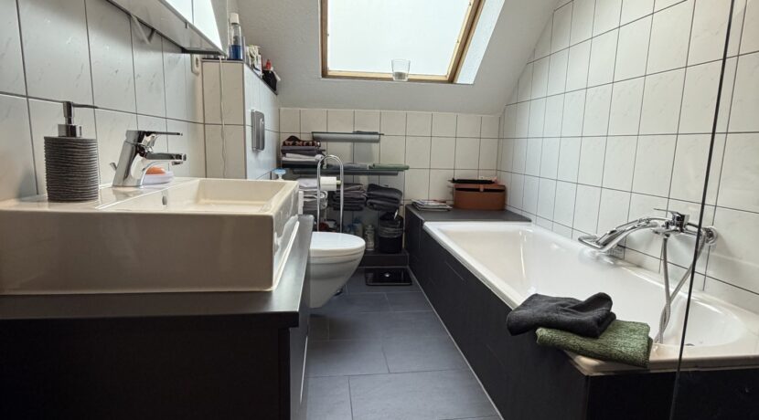 Badezimmer mit Wanne