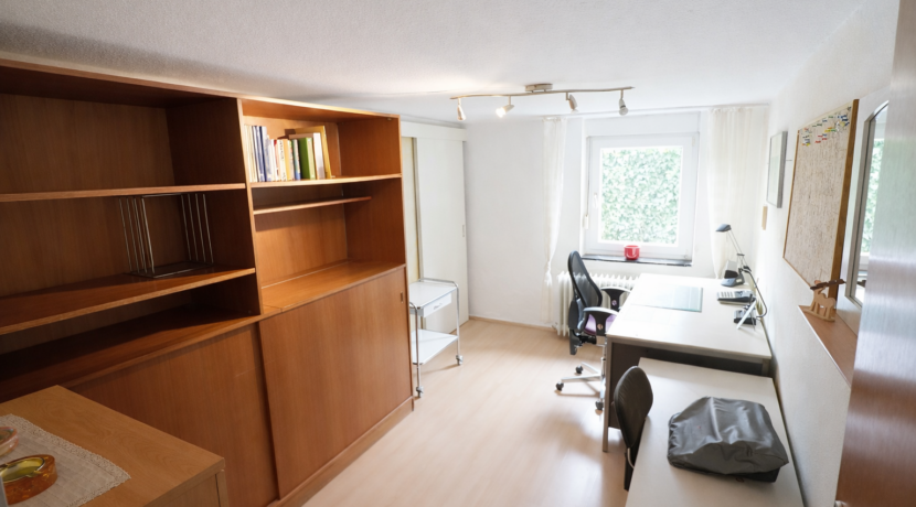 Separates Arbeitszimmer