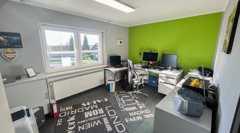 Arbeitszimmer EG