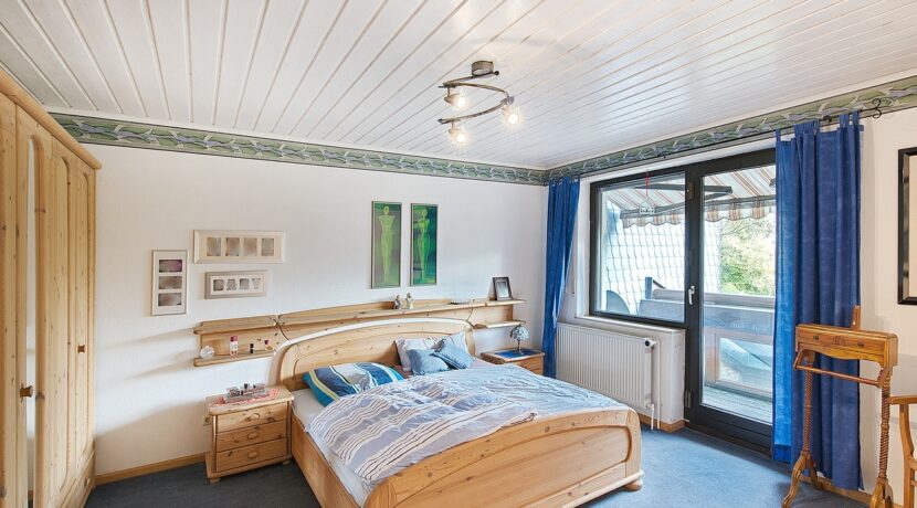 Schlafzimmer mit Balkon