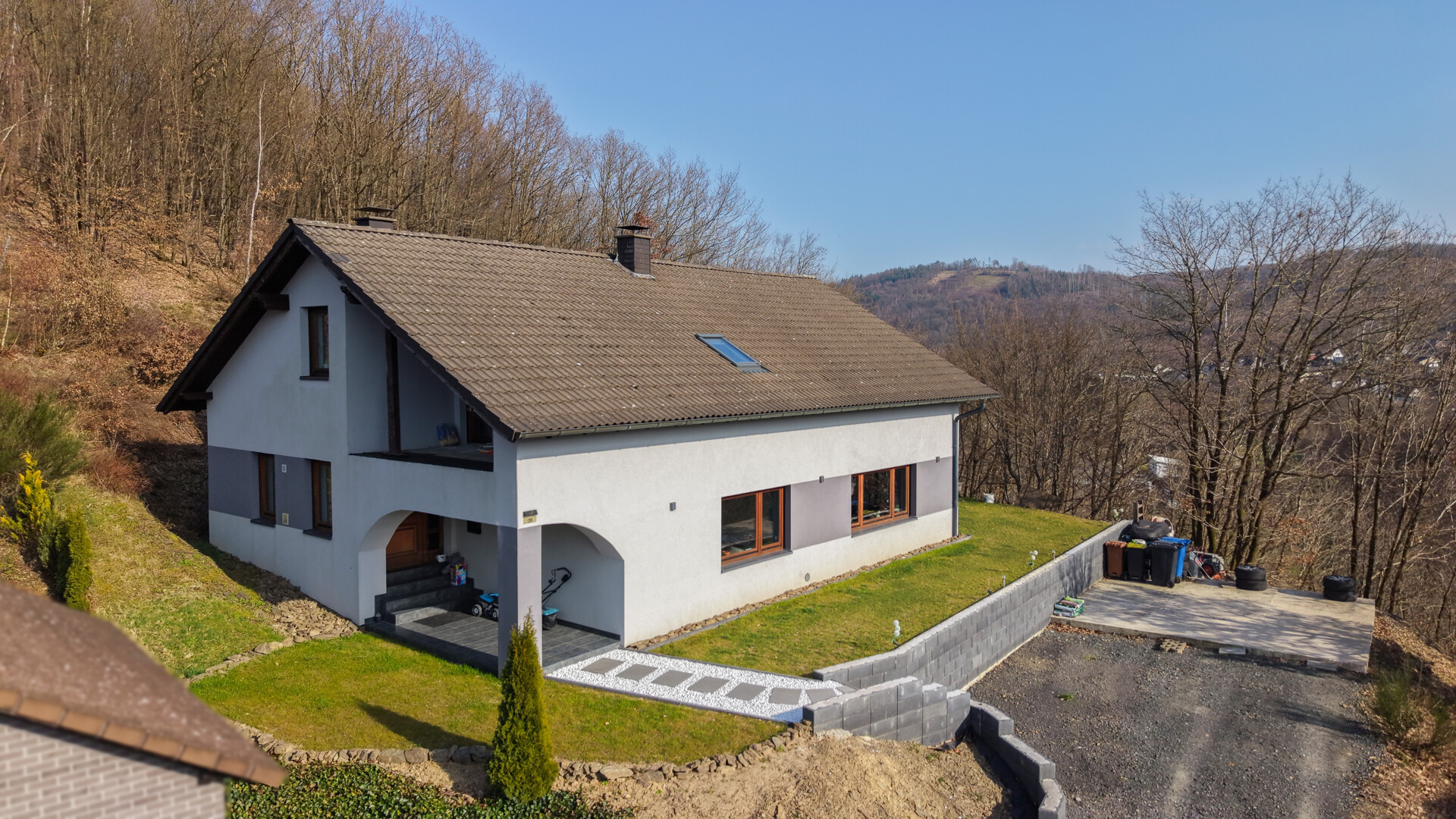 Familienfreundliches Zuhause mit Charme – modernisiert und sofort bezugsbereit!