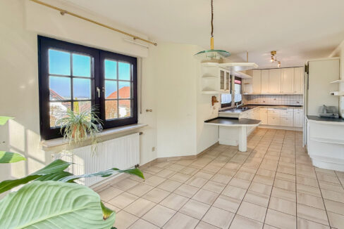 EG Blick vom Essbereich zur Küche