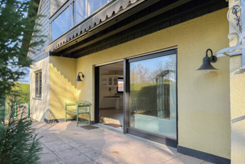 EG Terrasse mit Markise