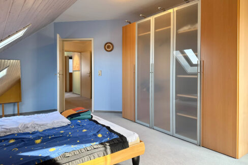 DG Schlafzimmer mit Balkon