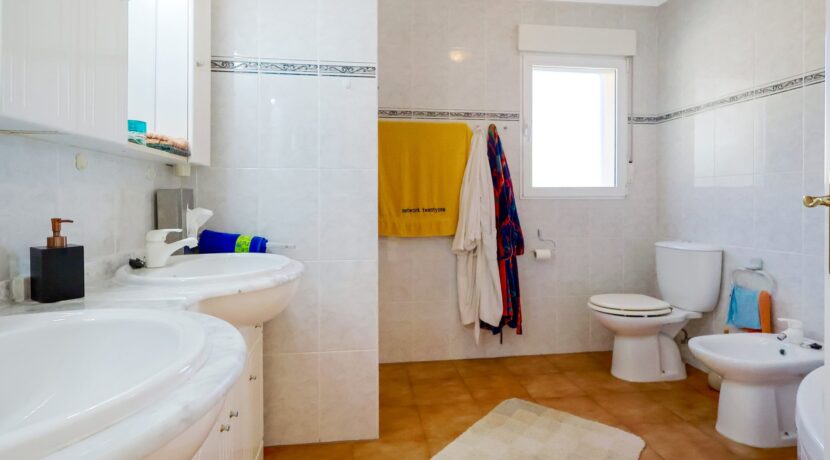 Wanne und Dusche, Bidet