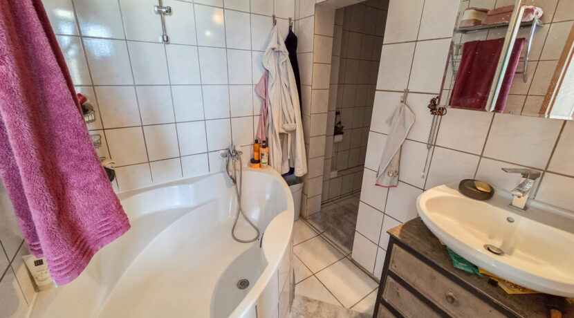 Bad Wohnung 3 - 2. OG