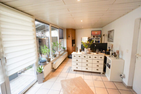 mit Blick in den Garten