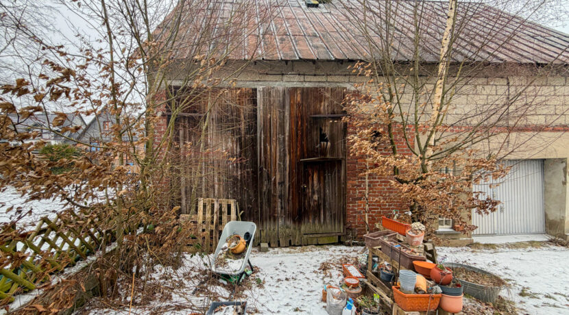 Scheune und Garage