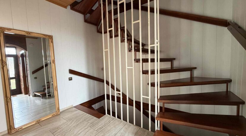 Eingangsflur mit Treppenhaus