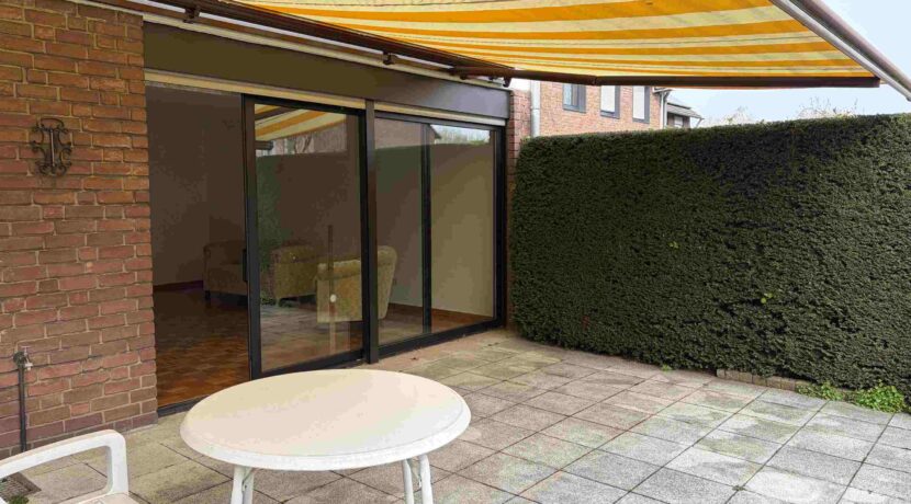 Terrasse mit elektr. Markise