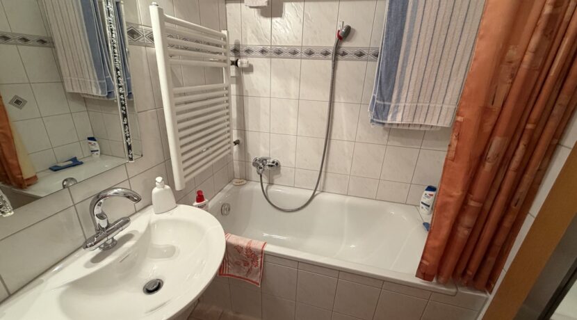 Badezimmer mit Wanne