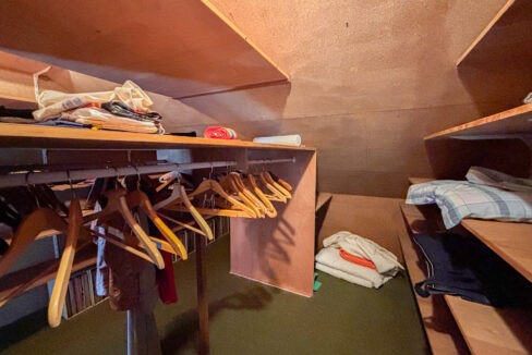 Ankleide Schlafzimmer rechts DG