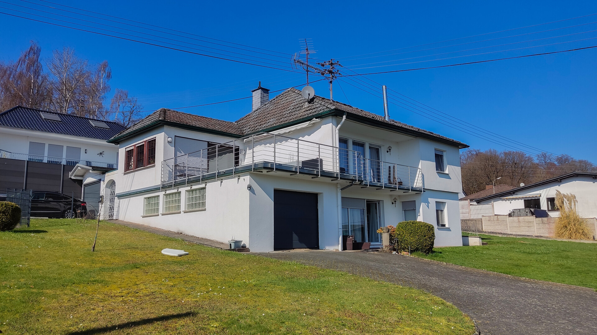 Ruhig gelegenes Einfamilienhaus mit Einliegerwohnung und großem Grundstück in Freilingen