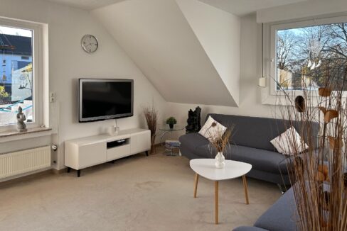 helles Wohnen mit Balkon