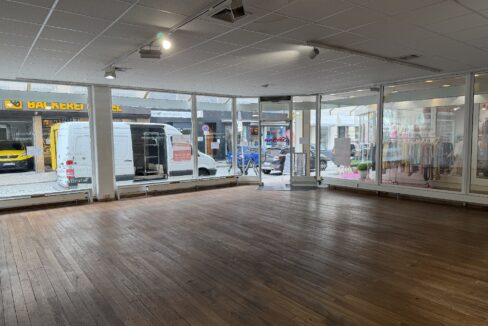 Verkaufsraum mit Blick in die Hohe Straße