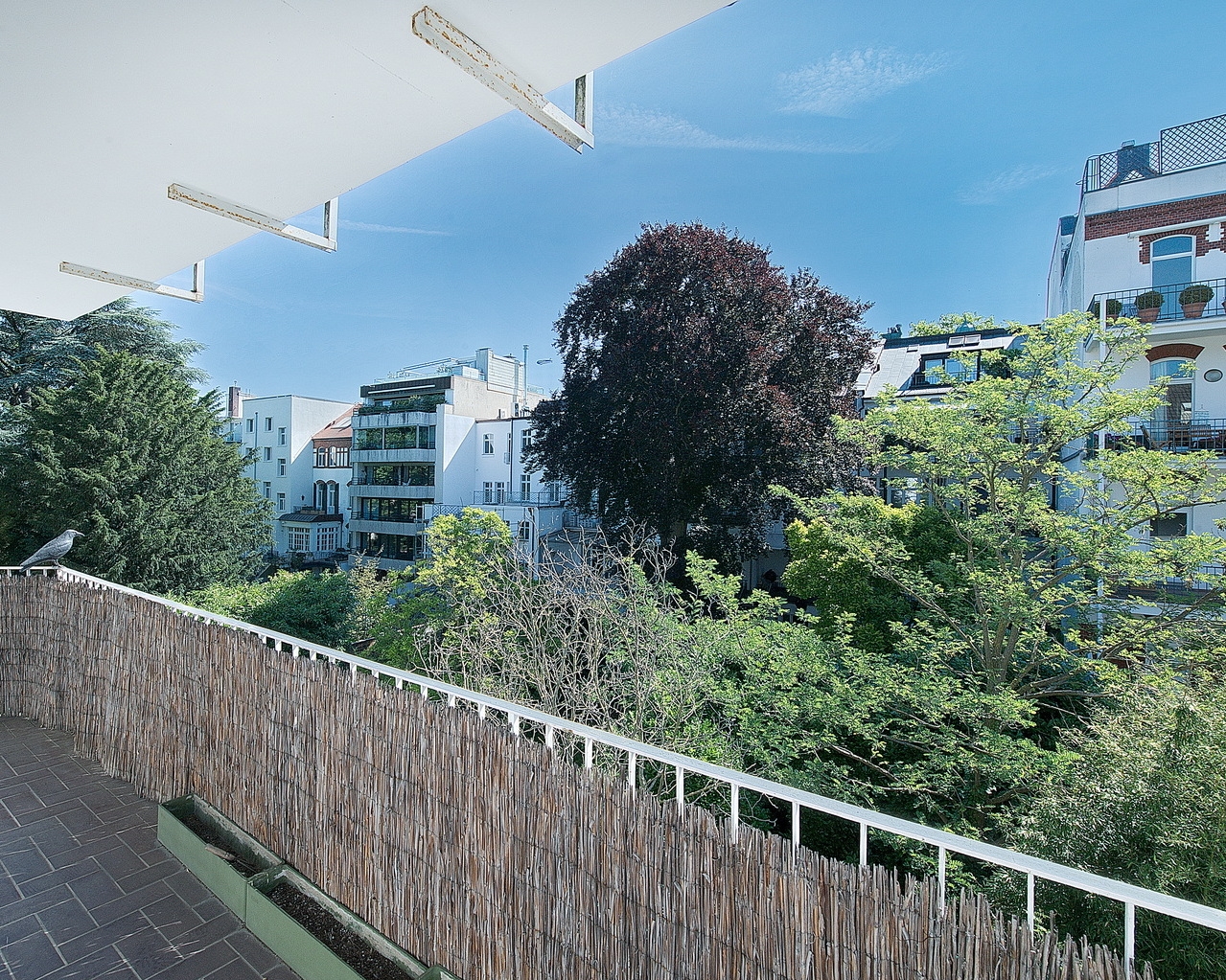 Düsseldorf-Oberkassel: Helle 3-Zimmer-Balkonwohnung in Rheinnähe!