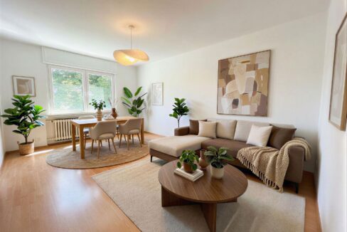 Wohnzimmer EG Wohnung möbliert