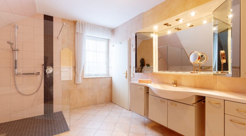 Dusch- und Wannenbad En-Suite