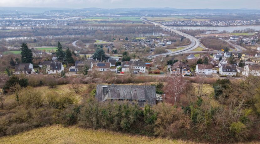 Hausansicht mit Ausblick