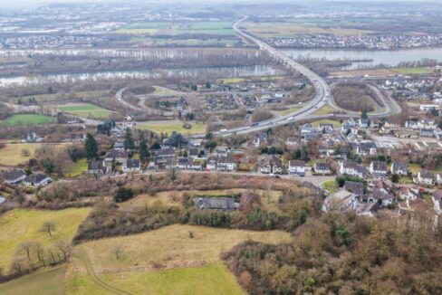 Hausansicht mit Ausblick