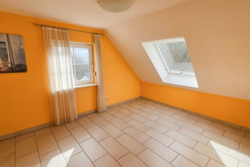 Schlafzimmer DG