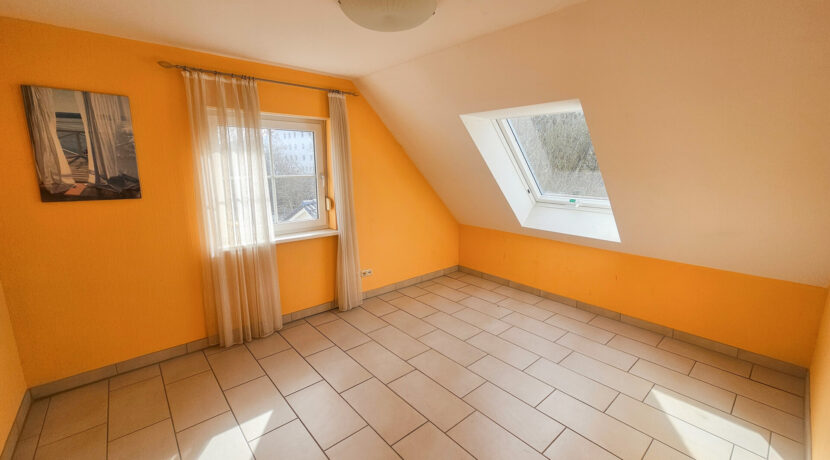 Schlafzimmer DG