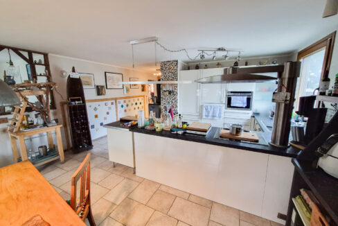 Essbereich mit offener Küche