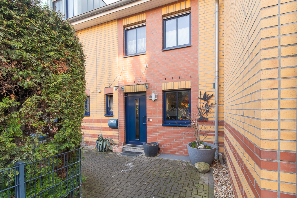 Außen klein, innen groß! Reihenhaus in Leverkusen-Rheindorf