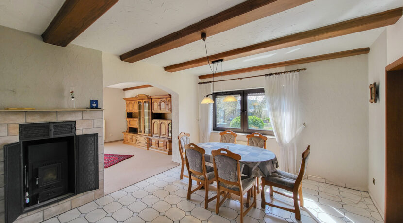 Essbereich mit Kamin EG