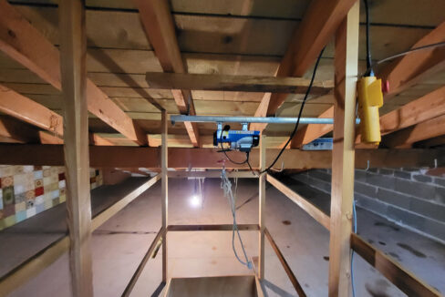 Lastenaufzug im DG der Garage