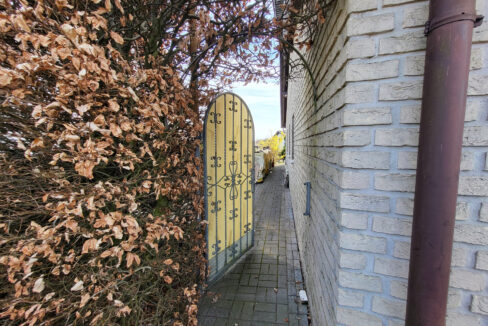 Seitlicher Zugang zum Garten