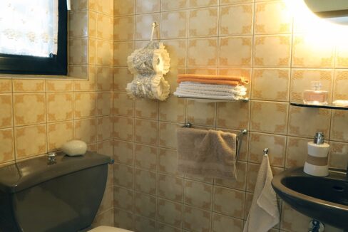 Gäste-WC mit Fenster