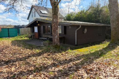 Grundstück mit Ferienhaus