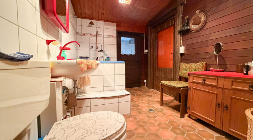 Badezimmer mit Tauchbecken