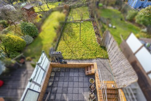 Blick Terrasse + Garten