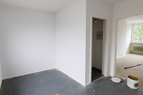 Küche mit Abstellkammer Straßenseite