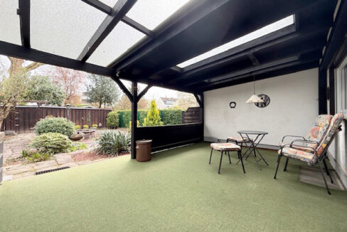 überdachte Terrasse