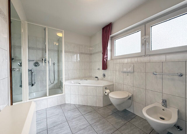 Dusch- und Wannenbad