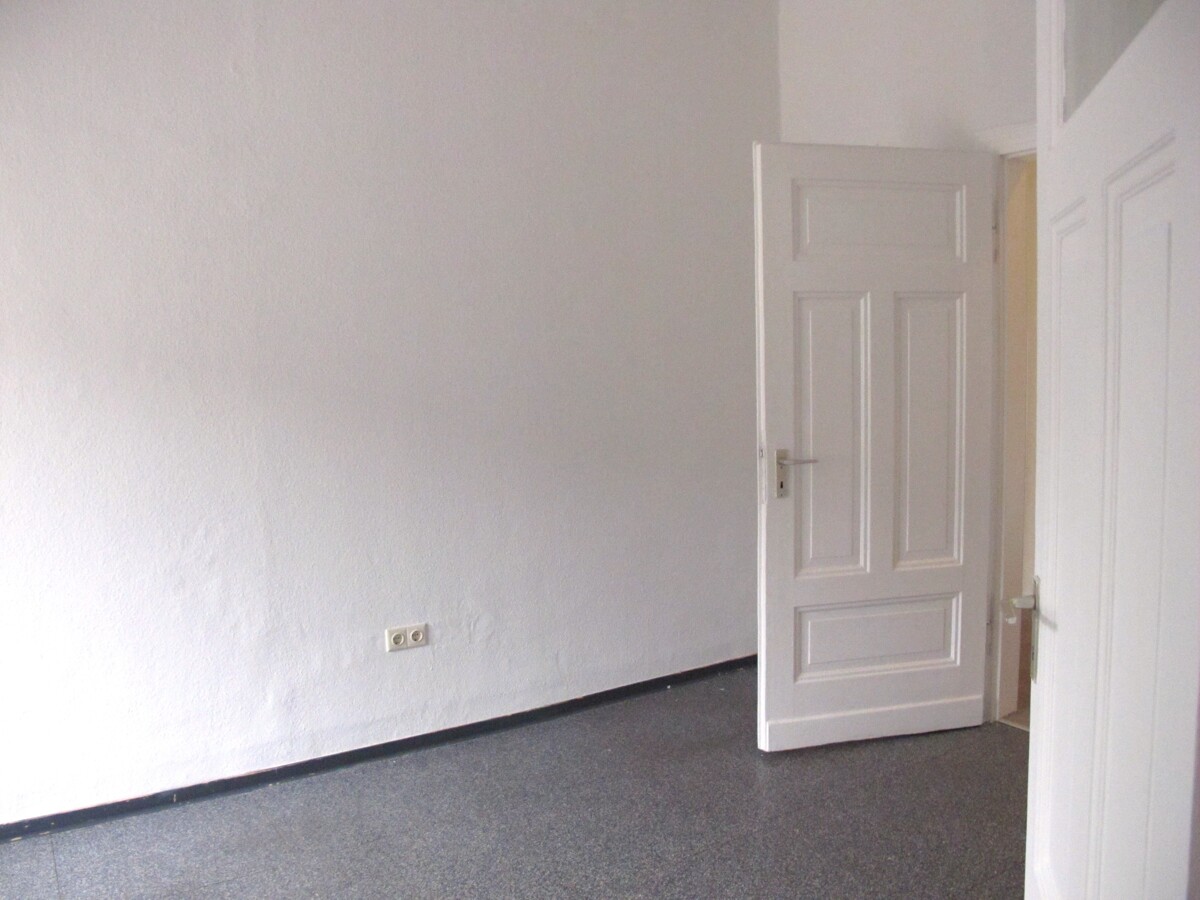 Schön und geräumig im Altbau - Photo 3