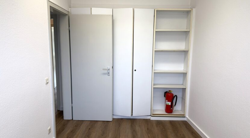 Raum 5 mit Einbauschrank
