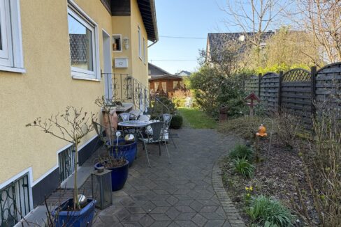 Zuwegung zum Eingang